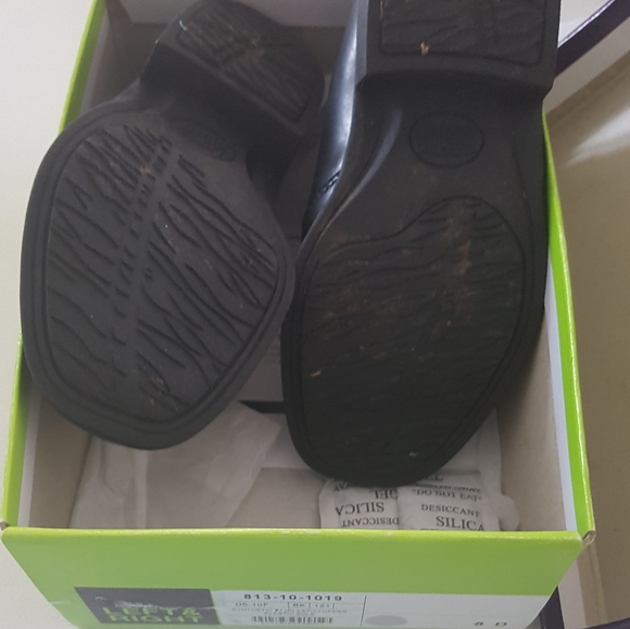 Boys formal black Loafers size 8 - Picture 3 of 4